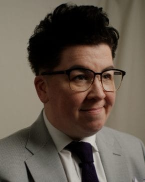 closeup of v spehar of under the desk news